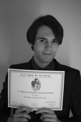 Pierre-Benazech-avec-le-diplôme-Paul-Verlaine-Copie-e1373482626379